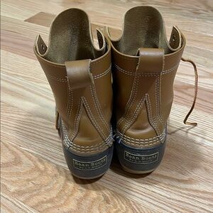 Classic LL Bean Boots 8” Unlined - Women’s 9